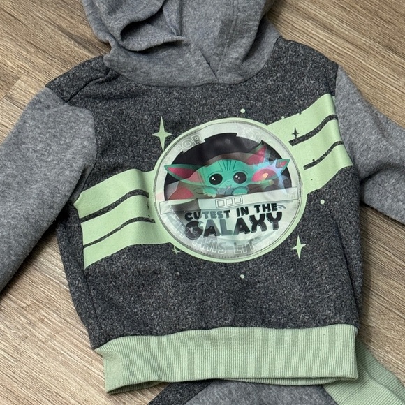 Star Wars 3D Kids Gray and Green Jogger Set - Picture 2 of 6